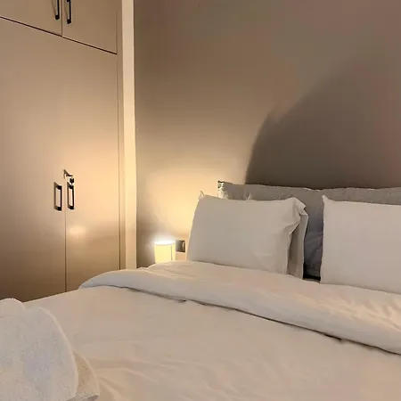 The 38 Residents * Thessalonique